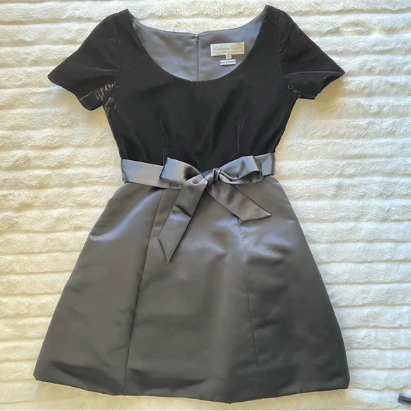 CATHERINE REGEHR black velvet and satin scoop neck cocktail party dress